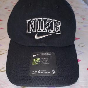 Woman’s Nike Hat NWT Baseball cap